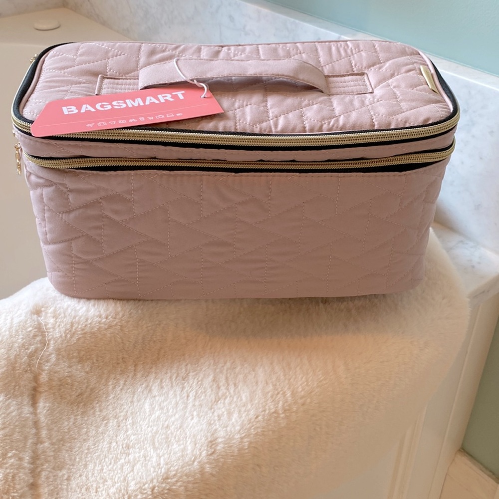 Cosmetic train case